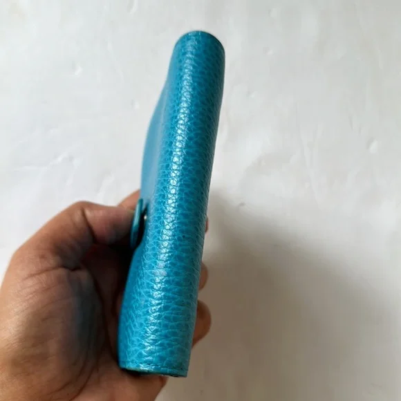 Lodi’s wallet - Picture 10 of 12